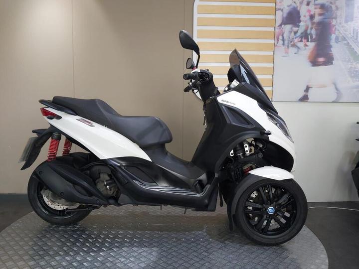 Piaggio MP3 300 2021