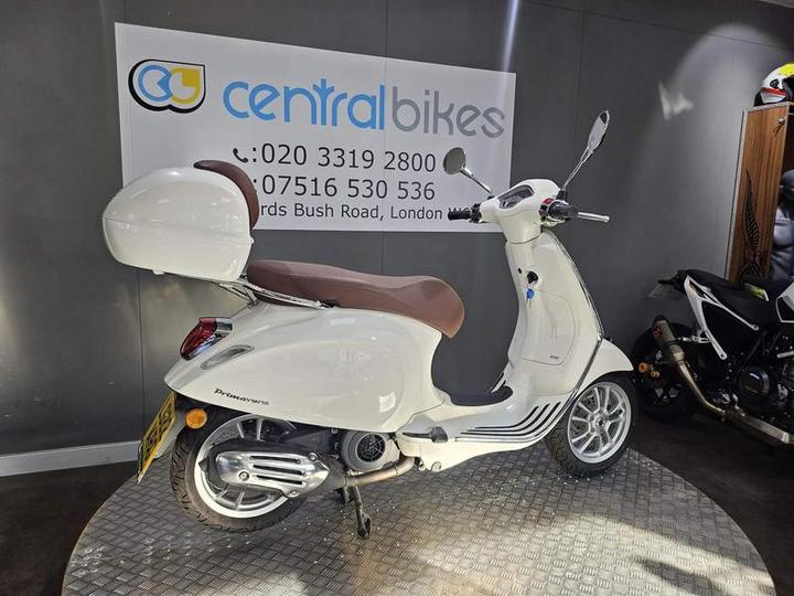 Piaggio Vespa Primavera 125 ABS 2022 White 3