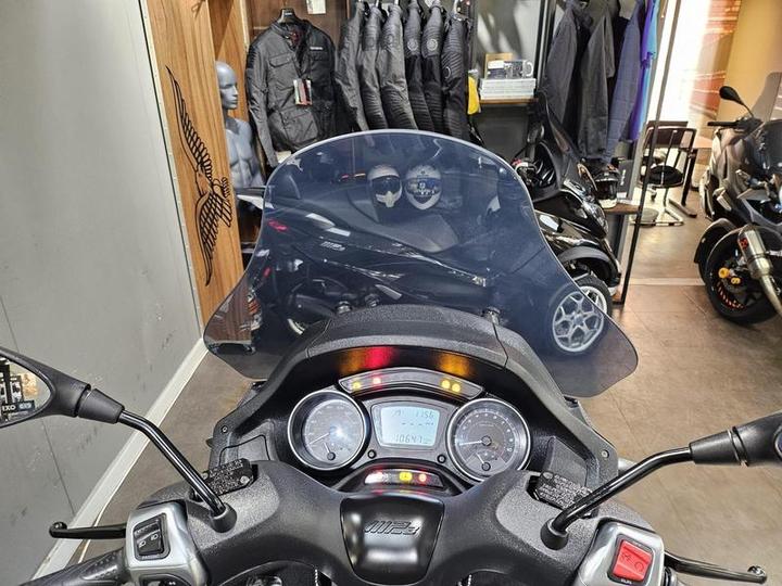 Piaggio MP3 500 Sport Advanced HPE 2020 Black 9