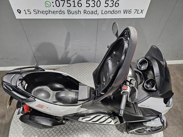 Piaggio MP3 300 300 HPE Sport CVT Euro 5 2021 Grey 12