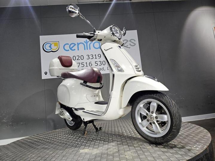 Piaggio Vespa Primavera 50 50 2T CVT 2016 White 34