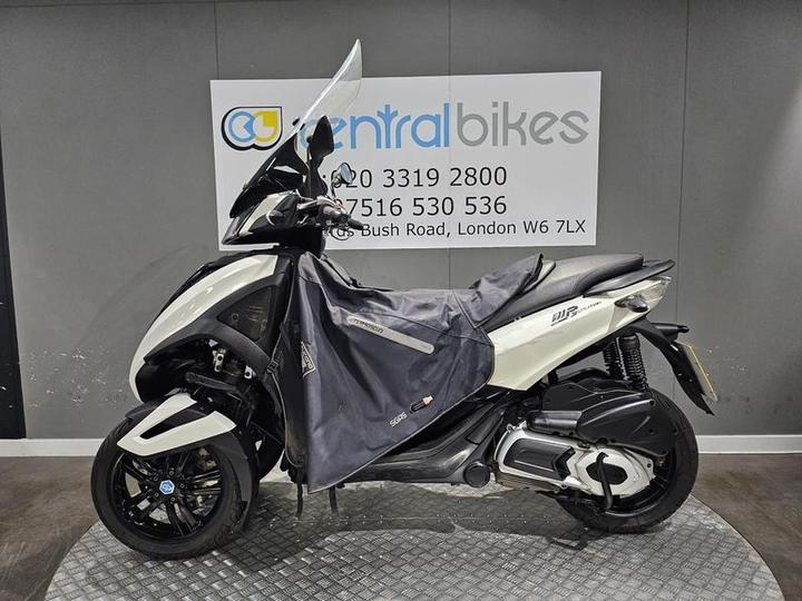 Piaggio MP3 300 Yourban Sport 2019 White 12