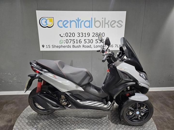 Piaggio MP3 300 300 HPE Sport CVT Euro 5 2021 Grey 2