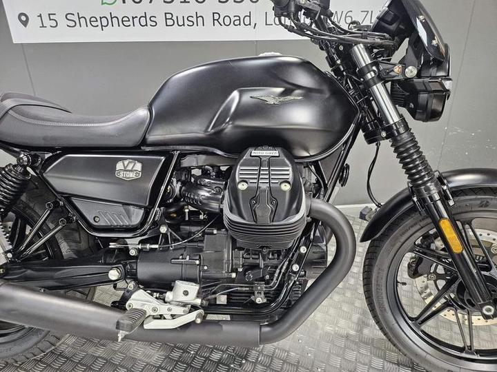 Moto Guzzi V7 850 Stone ABS 2021 Black 19