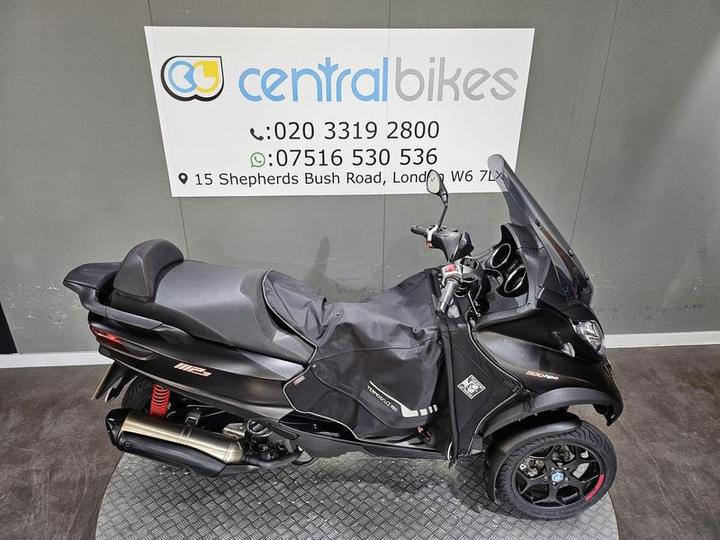 Piaggio MP3 500 Sport Advanced HPE 2020 Black 10