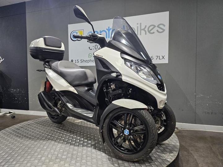 Piaggio MP3 300 Sport HPE 2020 White 20