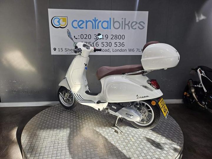 Piaggio Vespa Primavera 125 ABS 2022 White 18