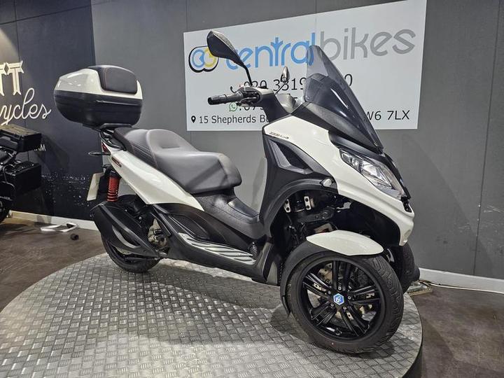 Piaggio MP3 300 Sport HPE 2020 White 3