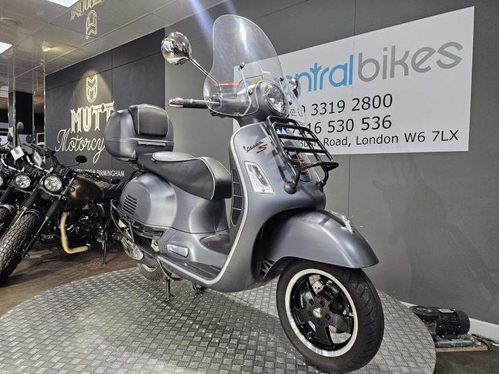 Piaggio Vespa GTS 300 Super Sport ABS 2017 Grey 3