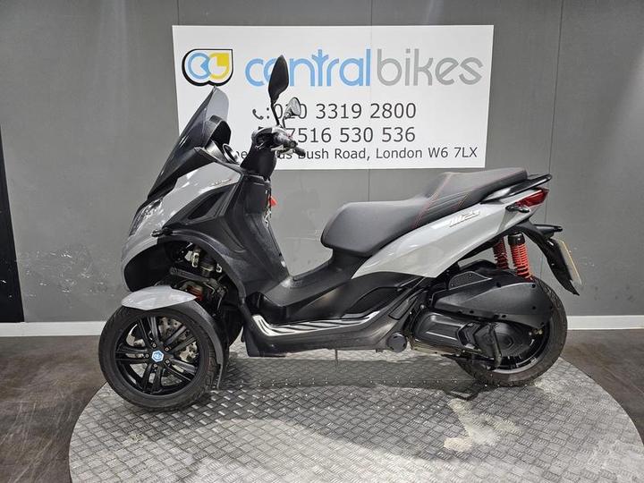 Piaggio MP3 300 300 HPE Sport CVT Euro 5 2021 Grey 17