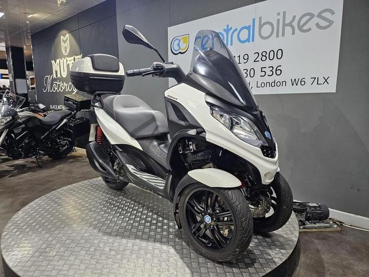 Piaggio MP3 300 Sport HPE 2020 White 2