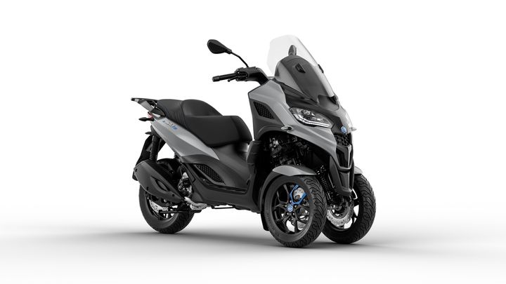 Piaggio MP3 310 Sport grigio mercurio right front