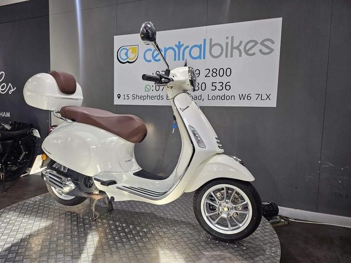 Piaggio Vespa Primavera 125 ABS 2022 White 2