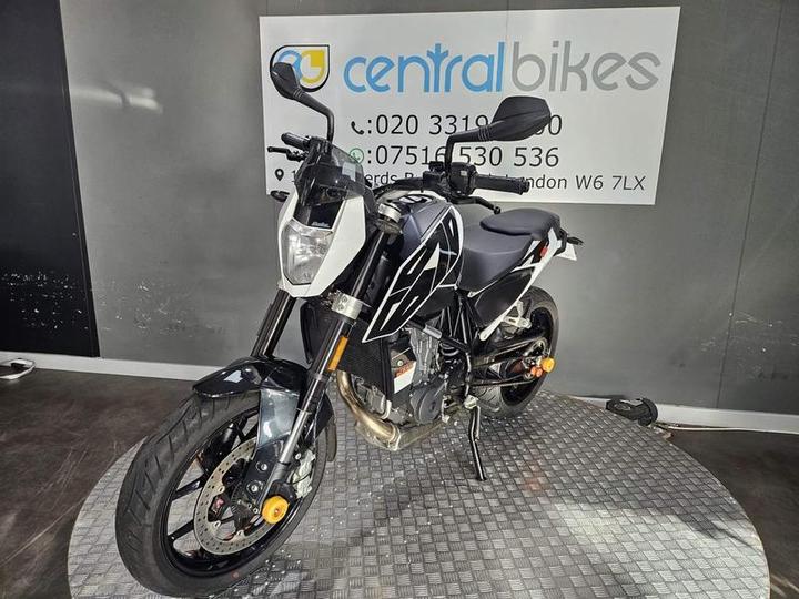 KTM 690 Duke 690 Duke 2018 White 7