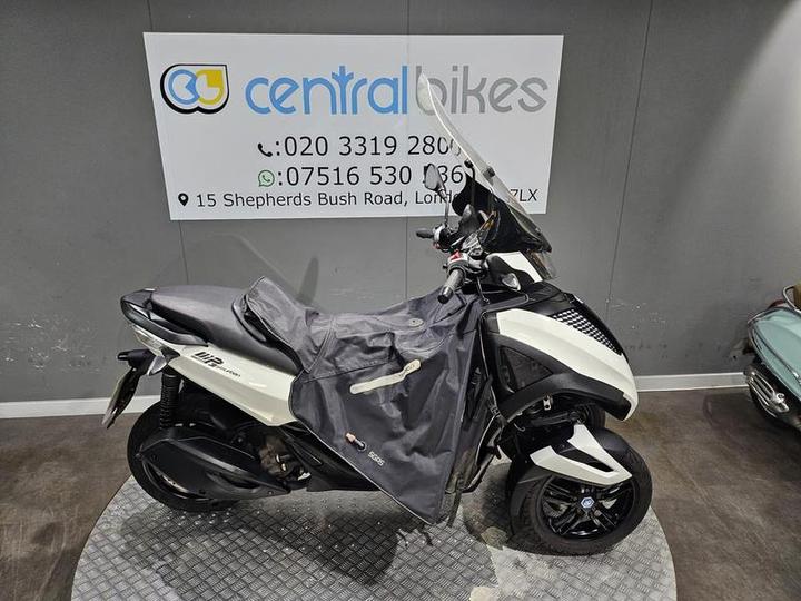 Piaggio MP3 300 Yourban Sport 2019 White 20