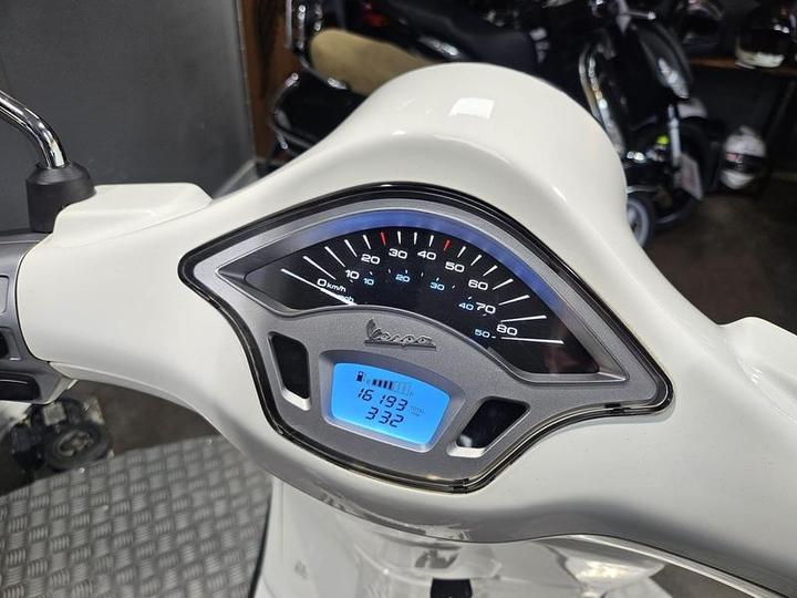 Piaggio Vespa Primavera 50 50 2T CVT 2016 White 7