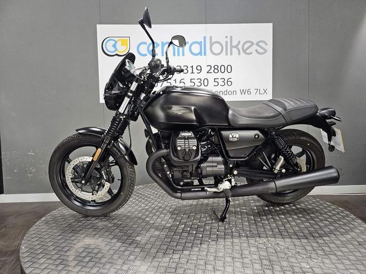 Moto Guzzi V7 850 Stone ABS 2021 Black 14