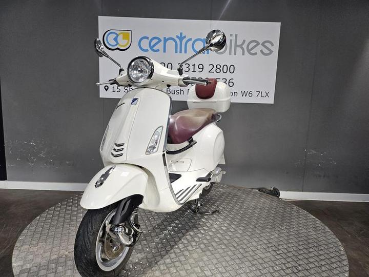 Piaggio Vespa Primavera 50 50 2T CVT 2016 White 30