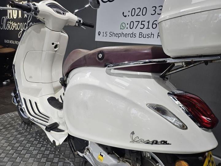 Piaggio Vespa Primavera 50 50 2T CVT 2016 White 25