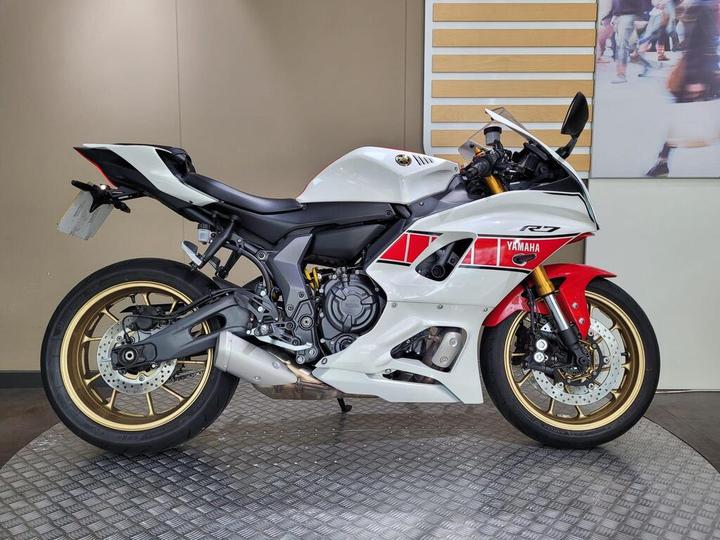 Yamaha R7 2023