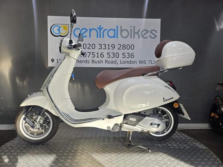 Piaggio Vespa Primavera 125 ABS 2022 White 17