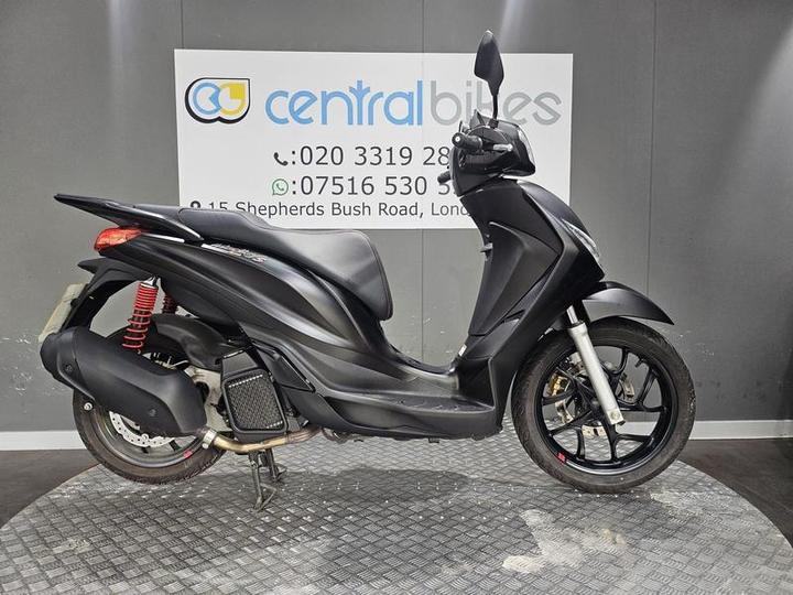 Piaggio Medley 125 125 S CVT Euro 5 2023 Black 1