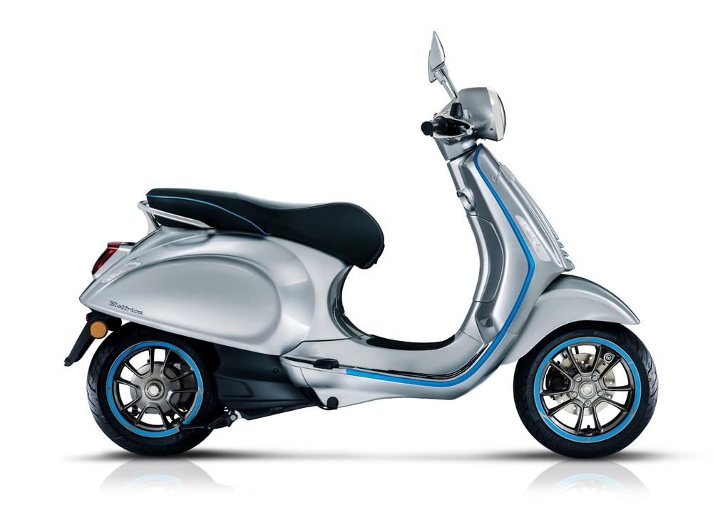 Vespa-Elettrica-70km/h Azzurro Elettrico Right Side