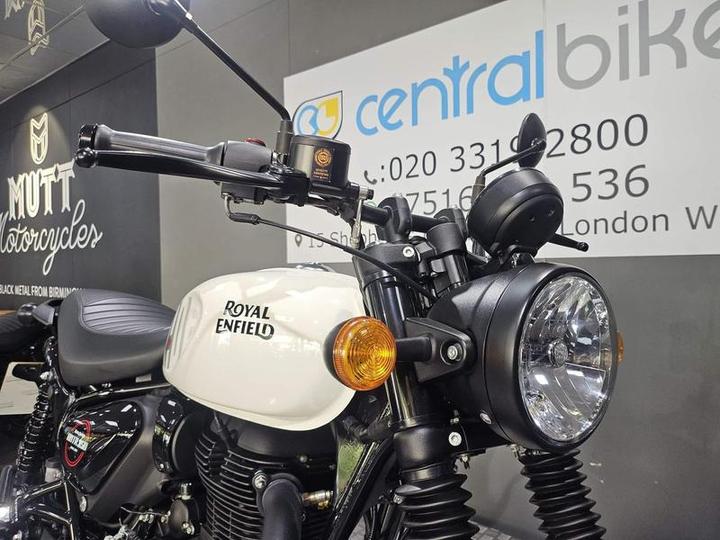 Royal Enfield Hunter 350 2023 White 6