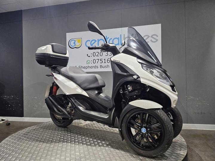 Piaggio MP3 300 Sport HPE 2020 White 21