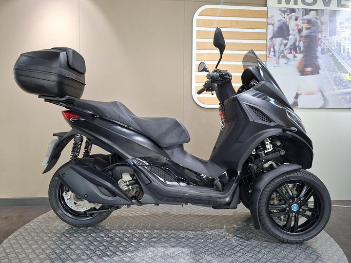 Piaggio MP3 300 2023