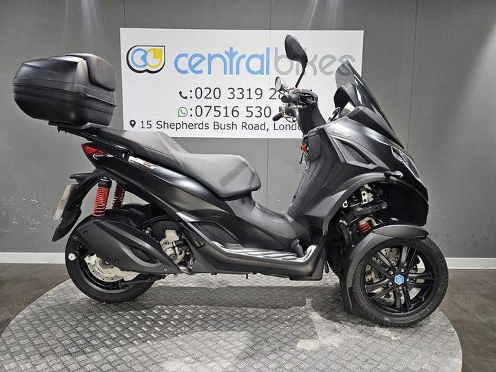 Piaggio MP3 300 300 HPE Sport CVT Euro 5 2021 Black 1