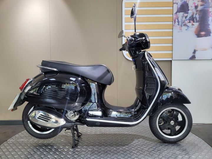 Vespa GTS Super 300 2019