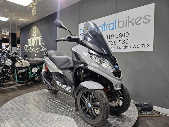 Piaggio MP3 300 300 HPE Sport CVT Euro 5 2021 Grey 4